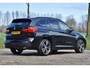 BMW X1 18d sDrive High Executive / head-up display / panoramadak / camera achter / zwart leer