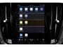 Volvo V60 B3 Plus Dark - Panorama/schuifdak - IntelliSafe Assist - 360° Camera - Harman/Kardon audio - Adaptieve LED koplampen - Verwarmde voorstoelen, stuur & achterbank - Parkeersensoren voor & achter - Standkachel - Elektr. inklapbare trekhaak - 18' LMV