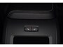 Volvo V60 B3 Plus Dark - Panorama/schuifdak - IntelliSafe Assist - 360° Camera - Harman/Kardon audio - Adaptieve LED koplampen - Verwarmde voorstoelen, stuur & achterbank - Parkeersensoren voor & achter - Standkachel - Elektr. inklapbare trekhaak - 18' LMV