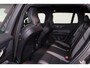 Volvo V60 B3 Plus Dark - Panorama/schuifdak - IntelliSafe Assist - 360° Camera - Harman/Kardon audio - Adaptieve LED koplampen - Verwarmde voorstoelen, stuur & achterbank - Parkeersensoren voor & achter - Standkachel - Elektr. inklapbare trekhaak - 18' LMV