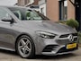 Mercedes-Benz B-klasse 180d AUT8 AMG-LINE SOLUTION LEDER NAVI CAMERA DIGI-DASH LED LMV PDC