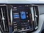 Volvo XC60 T6 Automaat Recharge Ultimate Bright, Elektrisch bedienbaar glazen panoramisch schuif-/kanteldak, Lederen bekleding met ventilatie en verwarming, Adaptieve Cruise Control met Pilot Assist, BLIS Dodehoekdetectie, 20" Lichtmetalen velgen, Luchtvering, Harman Kardon audio