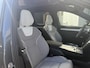Volvo EX90 Twin Motor Performance 518PK Ultra 111 kWh, | Denim Blue metallic, R330 Tailored Wool Blend Midnight Zinc, Pilot Assist Pack, Climate Pack, Luchtvering, 22" Lichtmetalen velgen, Getint glas, Bowers & Wilkins audio, Trekhaak elektrisch inklapbaar