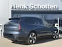Volvo EX90 Twin Motor Performance 518PK Ultra 111 kWh, | Denim Blue metallic, R330 Tailored Wool Blend Midnight Zinc, Pilot Assist Pack, Climate Pack, Luchtvering, 22" Lichtmetalen velgen, Getint glas, Bowers & Wilkins audio, Trekhaak elektrisch inklapbaar