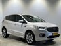 Ford Kuga 1.5 EcoBoost Vignale | Navigatie/Android/Apple Carplay | NL auto | Luxe lederen bekleding | Stoelverwarming | voorruitverwarming | Trekhaak 2.000Kg Trekken |