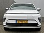Hyundai Kona Comfort Smart 65.4 kWh / Dodehoek sensor / Navigatie /  Achteruitrijcamera / Elektrische achterklep /