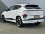 Hyundai Kona Comfort Smart 65.4 kWh / Dodehoek sensor / Navigatie /  Achteruitrijcamera / Elektrische achterklep /
