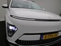 Hyundai Kona Comfort 65.4 kWh + Warmtepomp /  batterijverwarming / 3-fase Laden / Navigatie / Keyless Entry & Start en Go / Adaptieve Cruise Control /