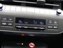 Hyundai Kona Comfort 65.4 kWh + Warmtepomp /  batterijverwarming / 3-fase Laden / Navigatie / Keyless Entry & Start en Go / Adaptieve Cruise Control /