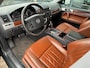 Volkswagen Touareg 5.0 TDI V10 | 4WD | 1E EIGENAAR ORGINEEL NED