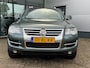 Volkswagen Touareg 5.0 TDI V10 | 4WD | 1E EIGENAAR ORGINEEL NED