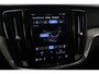Volvo V60 Cross Country B5 AWD Ultimate Bright | Trekhaak | 360° Camera | Head-Up | Panoramadak | harman/kardon | ACC