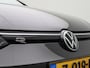 Volkswagen Golf Variant 1.5 eTSI R-Line 150 PK DSG | Automaat | Navigatie | Apple carplay | Stuur & voorstoel verwarming | Comfort pakket | Multimedia pakket | Achteruitrijcamera | Keyless |