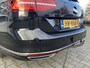 Volkswagen Passat Variant 1.6 TDI R-Line Panoramadak Virtual cockpit LED koplampen Camera Trekhaak KESSY Stoelverwarming Highline R line