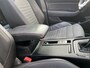Volkswagen Passat Variant 1.6 TDI R-Line Panoramadak Virtual cockpit LED koplampen Camera Trekhaak KESSY Stoelverwarming Highline R line