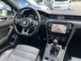 Volkswagen Passat Variant 1.6 TDI R-Line Panoramadak Virtual cockpit LED koplampen Camera Trekhaak KESSY Stoelverwarming Highline R line