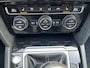 Volkswagen Passat Variant 1.6 TDI R-Line Panoramadak Virtual cockpit LED koplampen Camera Trekhaak KESSY Stoelverwarming Highline R line