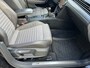 Volkswagen Passat Variant 1.6 TDI R-Line Panoramadak Virtual cockpit LED koplampen Camera Trekhaak KESSY Stoelverwarming Highline R line