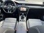 Volkswagen Passat Variant 1.6 TDI R-Line Panoramadak Virtual cockpit LED koplampen Camera Trekhaak KESSY Stoelverwarming Highline R line