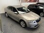 Skoda Octavia 1.2 TSI Greentech Elegance CRUISE CONTROL CLIMATE CONTROL BLEUTOOTH TELEFOOM MEDIA VOORBEREIDING PDC ZEER MOOI !! 3010 DEK