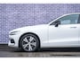 Volvo V60 2.0 B3 Momentum Advantage | Navi | Lederen bekleding | Stoel-/Stuurverwarming | DAB+ | Cruise Control | Apple Carplay / Android Auto | 17" LM