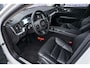 Volvo V60 2.0 B3 Momentum Advantage | Navi | Lederen bekleding | Stoel-/Stuurverwarming | DAB+ | Cruise Control | Apple Carplay / Android Auto | 17" LM