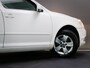 Skoda Octavia Combi 1.2 TSI Ambition Business Line (NAVIGATIESYSTEEM, CLIMATE CONTROL, CRUISE CONTROL, LICHTMETALEN VELGEN, AIRCO)