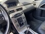 Volvo V70 1.6 T4 Nordic+ / NL-Auto / 180 PK / Dealer-Onderhouden / Trekhaak / Vol-Leder / Stoelverwarming / Standkachel / Cruise-Control / Xenon-Verlichting / Elektr. Kofferklep / Radio-Bluetooth / Navigatie / 16'' LMV / All-Season / ENZ.