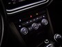 Volkswagen T-Roc 1.0 TSI Style (APPLE CARPLAY / ANDROID AUTO, ADAPTIVE CRUISE CONTROL, CLIMATE CONTROL, LICHTMETALEN VELGEN, NAP)