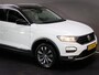 Volkswagen T-Roc 1.0 TSI Style (APPLE CARPLAY / ANDROID AUTO, ADAPTIVE CRUISE CONTROL, CLIMATE CONTROL, LICHTMETALEN VELGEN, NAP)
