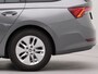 Skoda Octavia Combi 1.0 TSI Business Edition | Navigatie by App | Parkeersensoren voor en achter | Airco | Dakrails |