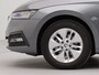 Skoda Octavia Combi 1.0 TSI Business Edition | Navigatie by App | Parkeersensoren voor en achter | Airco | Dakrails |