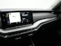 Skoda Octavia Combi 1.0 TSI Business Edition | Navigatie by App | Parkeersensoren voor en achter | Airco | Dakrails |
