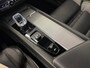 Volvo XC60 Recharge T6 AWD Plus Dark | Lightning Pack | Harman Kardon | 360o camera | Getint glas | | Achterbank verwarmd | Achterstoelen verwarmd | Apple Carplay/Android Auto|telefoonintegratie premium