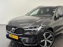 Volvo XC60 Recharge T6 AWD Plus Dark | Lightning Pack | Harman Kardon | 360o camera | Getint glas | | Achterbank verwarmd | Achterstoelen verwarmd | Apple Carplay/Android Auto|telefoonintegratie premium