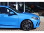 BMW 1-Serie (f40) 118i M-Sport 140PK AUT | Carplay I Misano Blue I Navi I Camera I Kuipstoel