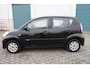 Subaru Justy 1.0 Comfort - lage km stand - airco - 4 electr. ramen - trekhaak - lederen bekleding