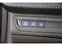 Peugeot 2008 1.2 PureTech Allure | Lederen bekleding | Panoramadak | Parkeersensoren achter |
