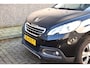 Peugeot 2008 1.2 PureTech Allure | Lederen bekleding | Panoramadak | Parkeersensoren achter |