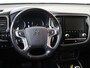 Mitsubishi Outlander 2.4 PHEV Pure 225 pk Automaat | Stoel- en Stuurverwarming l | Trekhaak | Camera |