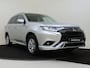 Mitsubishi Outlander 2.4 PHEV Pure 225 pk Automaat | Stoel- en Stuurverwarming l | Trekhaak | Camera |