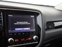 Mitsubishi Outlander 2.4 PHEV Pure 225 pk Automaat | Stoel- en Stuurverwarming l | Trekhaak | Camera |