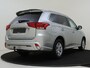 Mitsubishi Outlander 2.4 PHEV Pure 225 pk Automaat | Stoel- en Stuurverwarming l | Trekhaak | Camera |