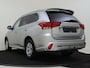 Mitsubishi Outlander 2.4 PHEV Pure 225 pk Automaat | Stoel- en Stuurverwarming l | Trekhaak | Camera |