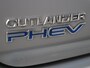 Mitsubishi Outlander 2.4 PHEV Pure 225 pk Automaat | Stoel- en Stuurverwarming l | Trekhaak | Camera |