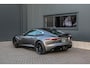 Jaguar F-Type 2.0T 300pk RWD R-Dynamic | NL Auto | BTW | Sportuitlaat | Lane Assist | Stuurverwarming | Glasdak | RWD | Led | Camera | Memory | Apple & Android Carplay | 19"| Dealer Onderhouden.