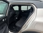 Volvo XC40 Recharge Core 70 kWh / Apple Carplay/Android Auto / 19" Velgen / Achteruitrijcamera /