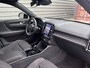 Volvo XC40 Recharge Core 70 kWh / Apple Carplay/Android Auto / 19" Velgen / Achteruitrijcamera /