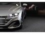 Volkswagen Arteon 2.0 TSI R-Line Business+ / Aut / Acc / Lane Assist / Dode Hoek / Sfeerverlichting / Camera / Open Pano / 20 Inch