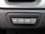 Renault Captur 140 EDC Automaat Edition One | Climate Control | Apple Carplay & Android Auto | Adaptive Cruise Control | Navigatie | Parkeersensoren + Camera 360° | E-shifter |